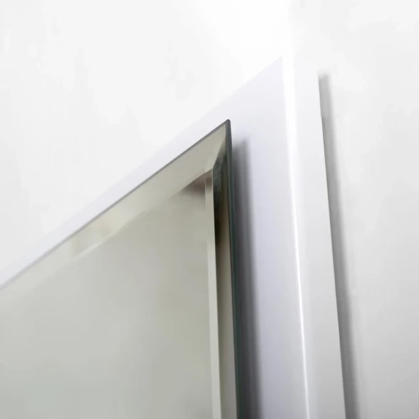 Зеркало Cezares Interni CZR-SPC-INT-1000-900-LED-TCH-WARM-BL 100x90 см, с LED-подсветкой, сенсорным выключателем, антизапотеванием, белый глянец