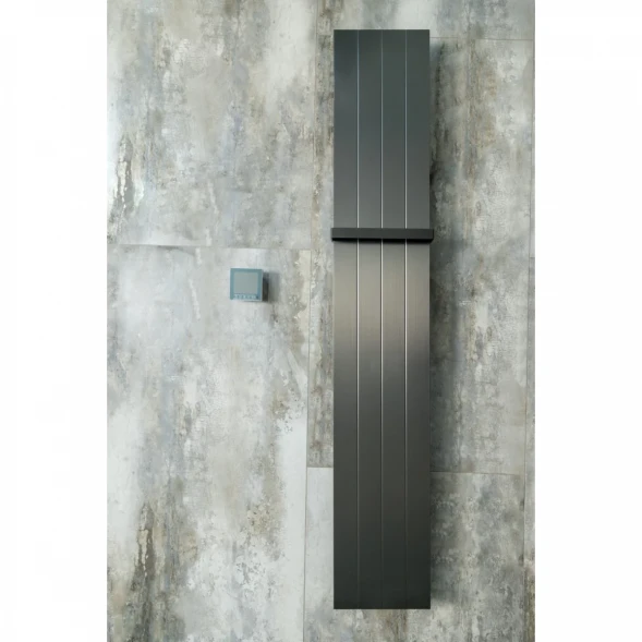 Полотенцесушитель электрический Boheme Flat 725-B 1500x250, черный матовый