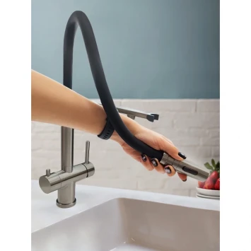 Смеситель для кухни AltroBagno Flusso Flusso AltroBagnoFlusso050203GM с подключением к фильтру, гибким изливом, оружейная сталь