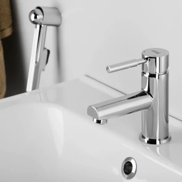 Смеситель для раковины с гигиенической лейкой WasserKRAFT Main 4108