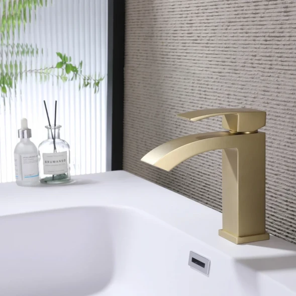Смеситель для раковины Abber Wasserfall AF8610G Золото матовый